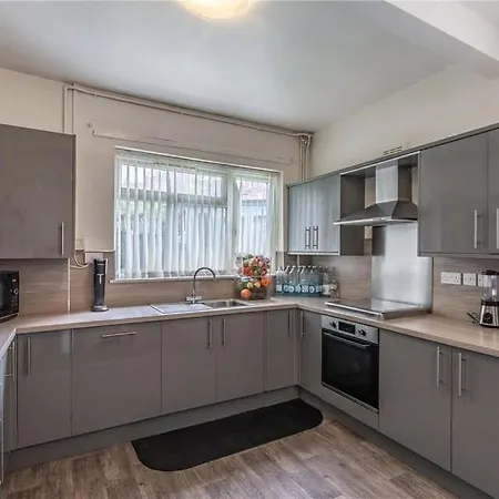 Holiday home 3 Bedroom With Extra Large Living House Birmingham