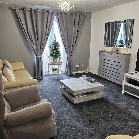 3 Bedroom With Extra Large Living House Holiday home