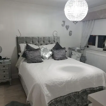 3 Bedroom With Extra Large Living House Holiday home